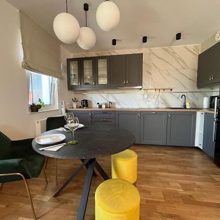 Halo Apartments Вроцлав Екстер'єр фото
