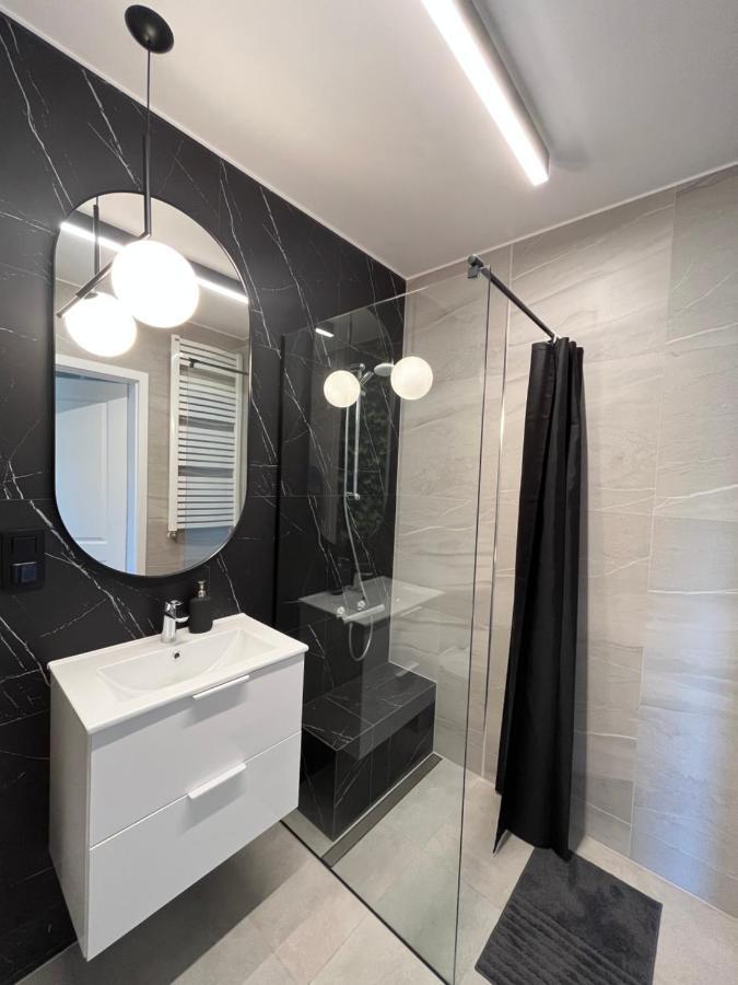 Halo Apartments Вроцлав Екстер'єр фото