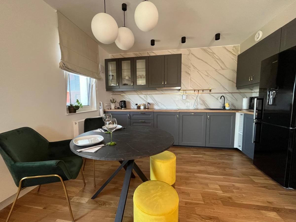 Halo Apartments Вроцлав Екстер'єр фото